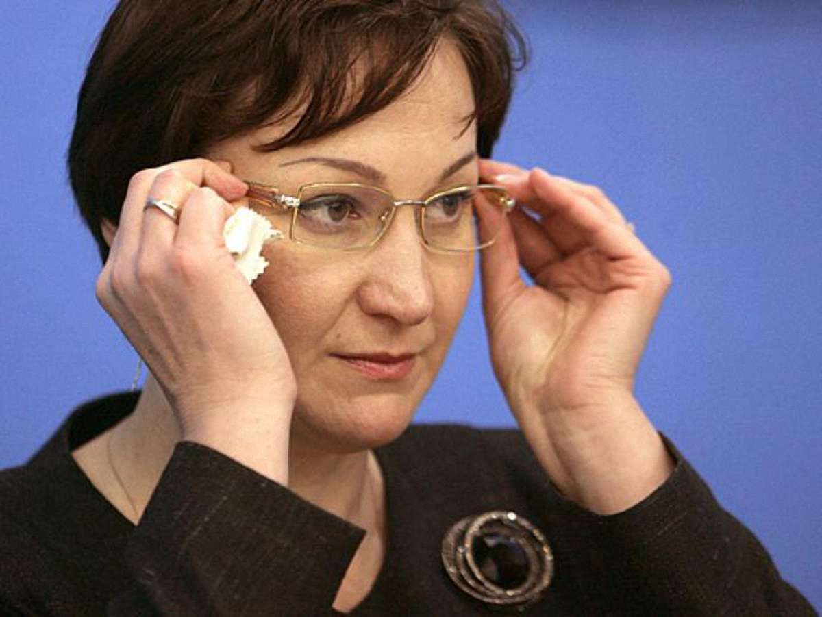 Якщо Тимошенко поїде за кордон, справи проти неї призупинять, – юрист