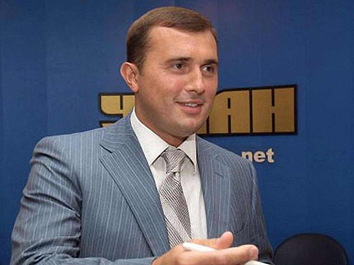 В Угорщині суд заарештував екс-нардепа і його дружину до січня