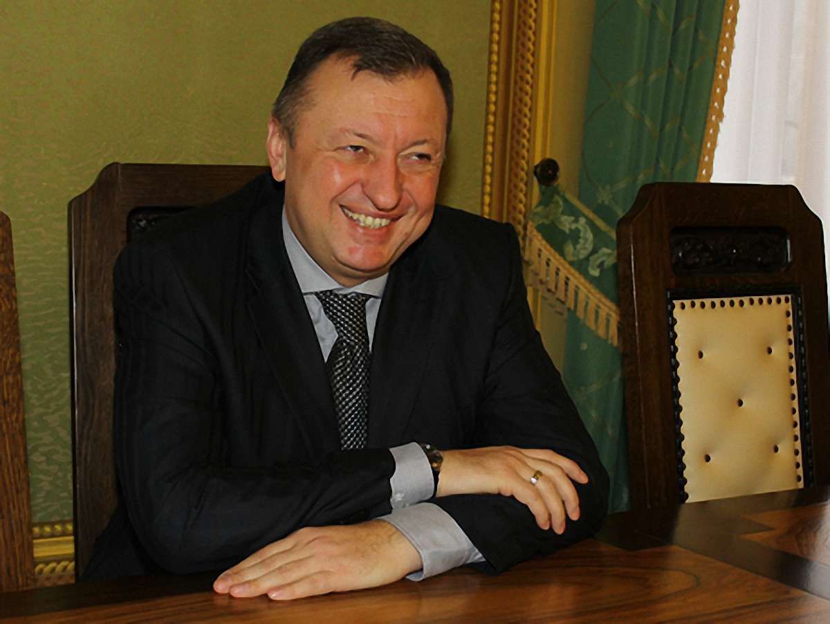 Очільник Львівської ОДА спробував себе у ролі радіоведучого