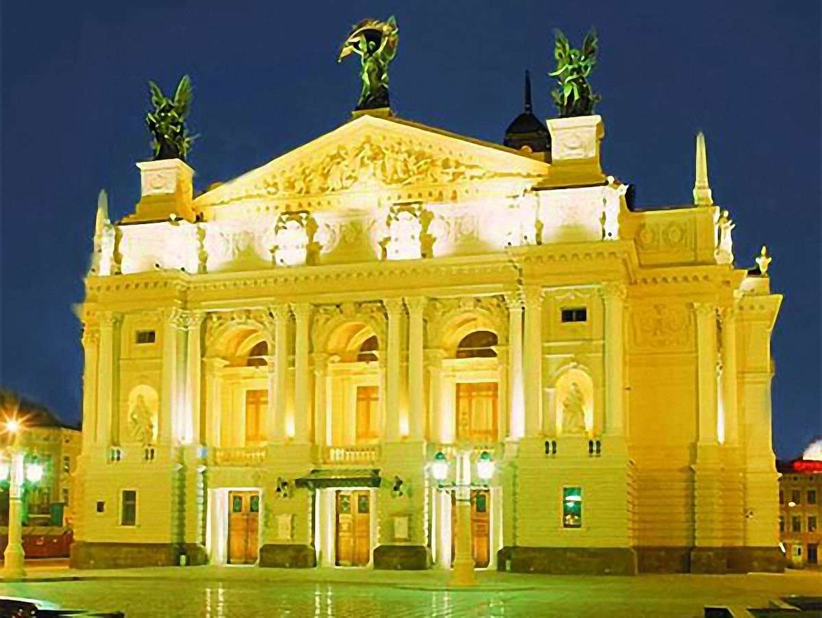 «Ніч у Львові» вперше запросить на нічну екскурсію Оперою