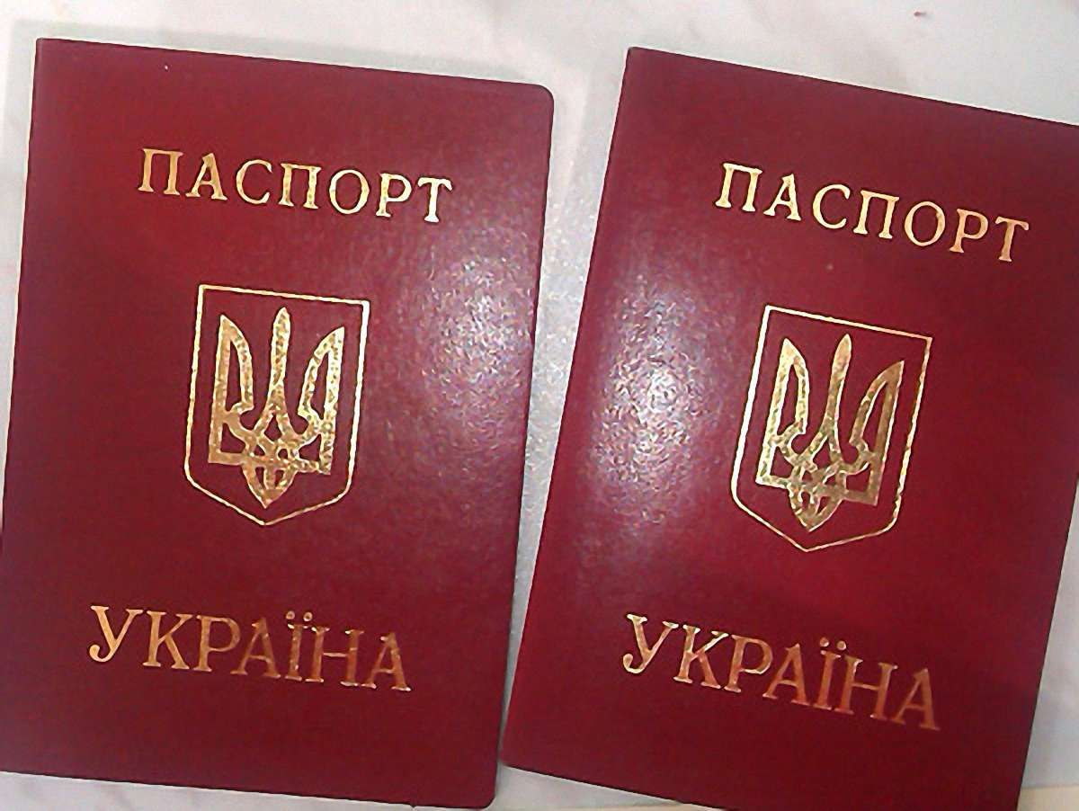 Українці і росіяни мають перетинати кордон за закордонпаспортами, – Лавров