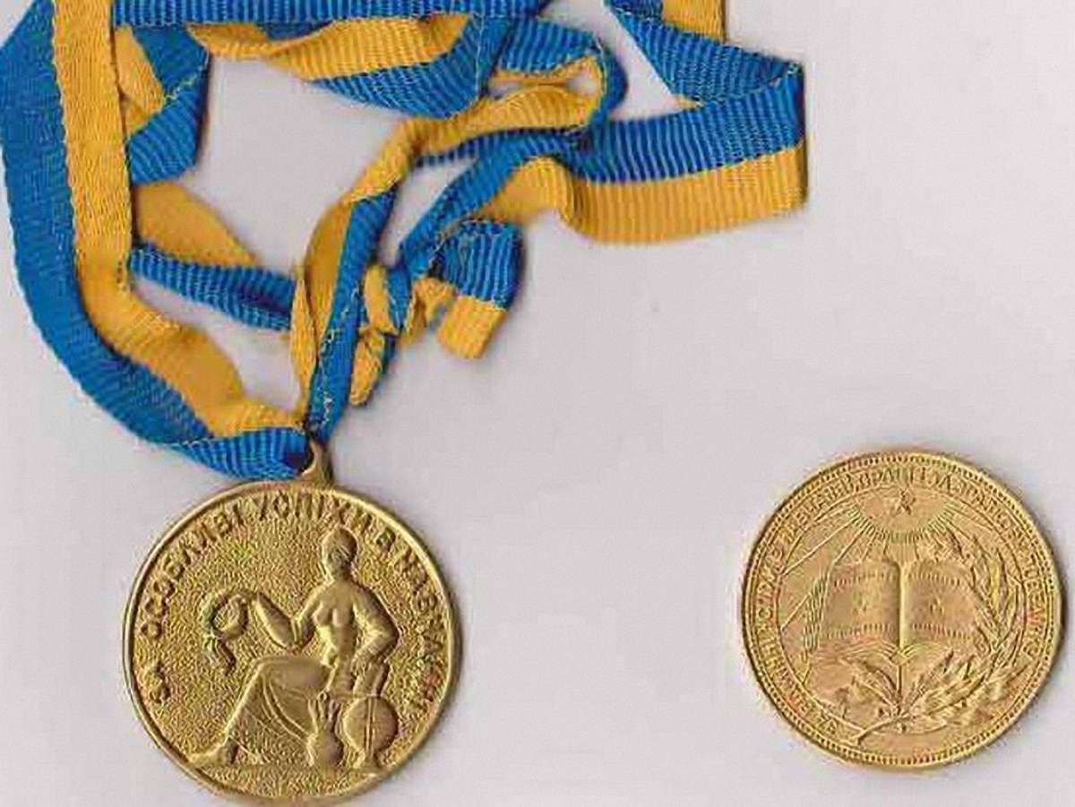 Львівські освітяни пропонують видавати школярам медалі після ЗНО