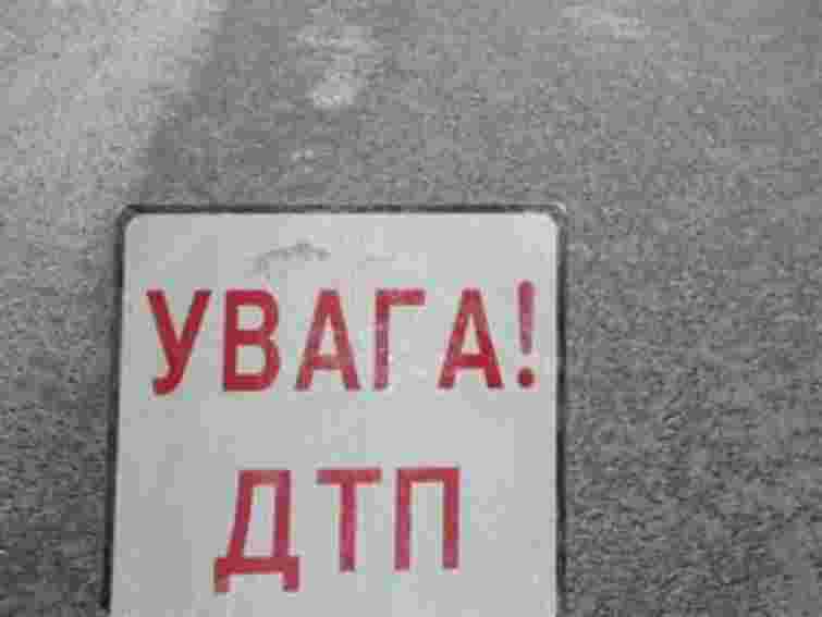 У Шклі авто врізалось у дерево: водій загинув на місці