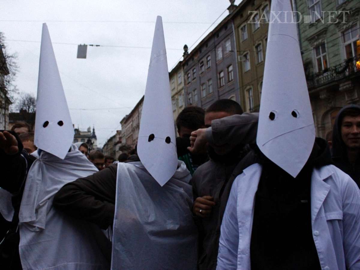Люди в білих ковпаках не є фанами «Карпат», ― Павлів