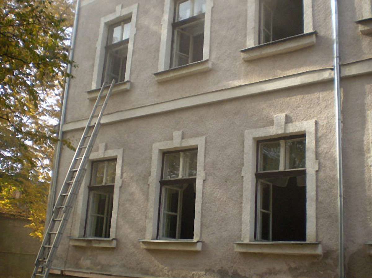 У Львові 4-річну дівчинку визволяли з «домашнього арешту»