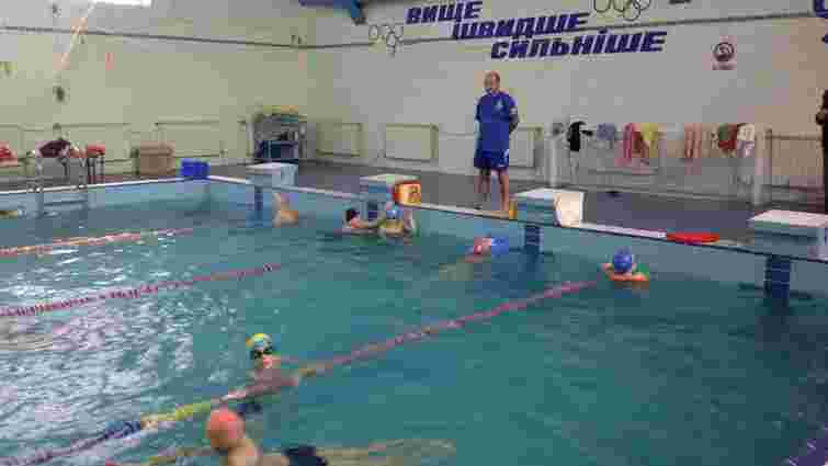 У Львові за бюджетні кошти навчають плавати 700 дітей