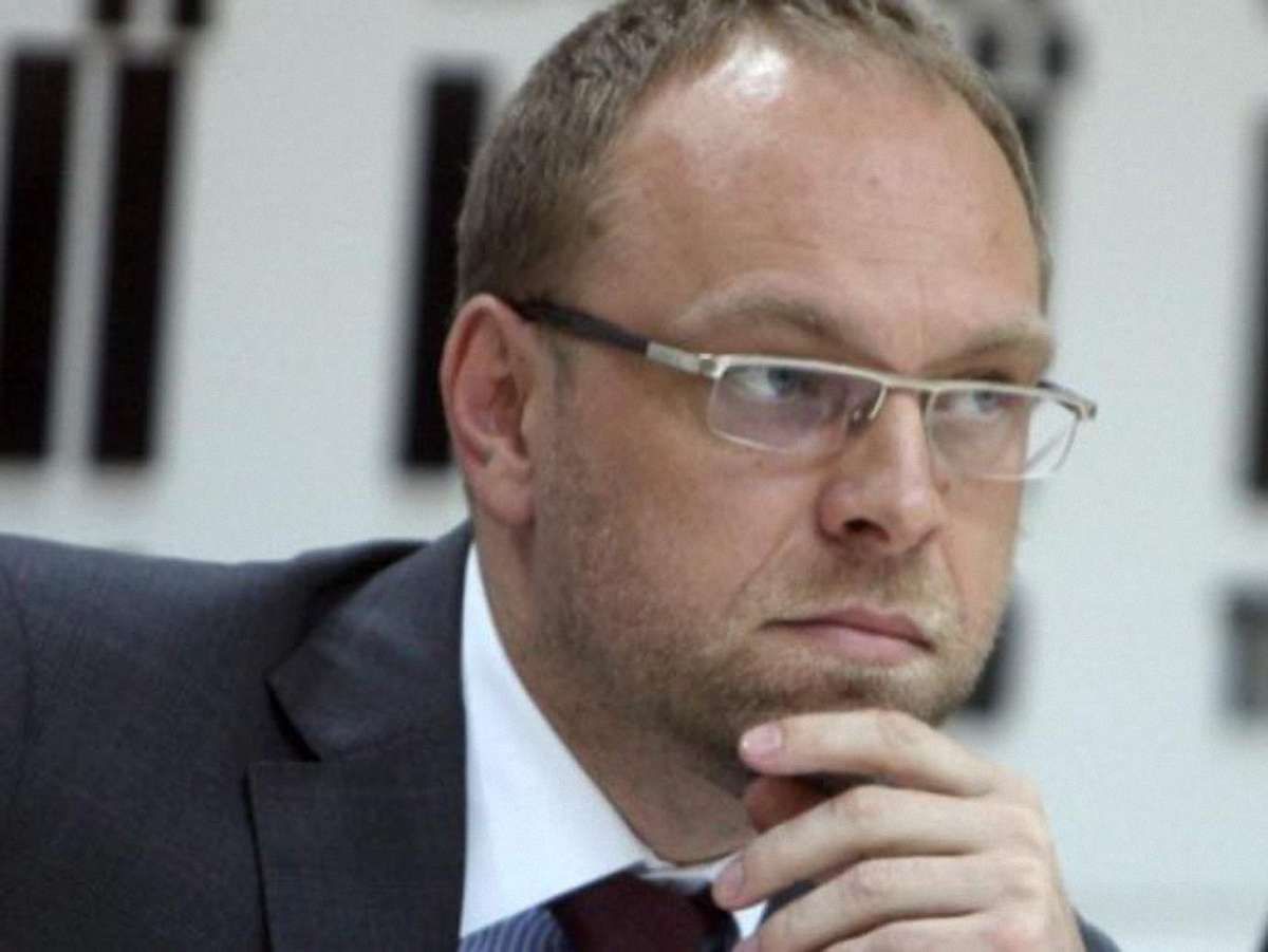 Власенко каже, що його відпустили під заставу. ГПУ заперечує