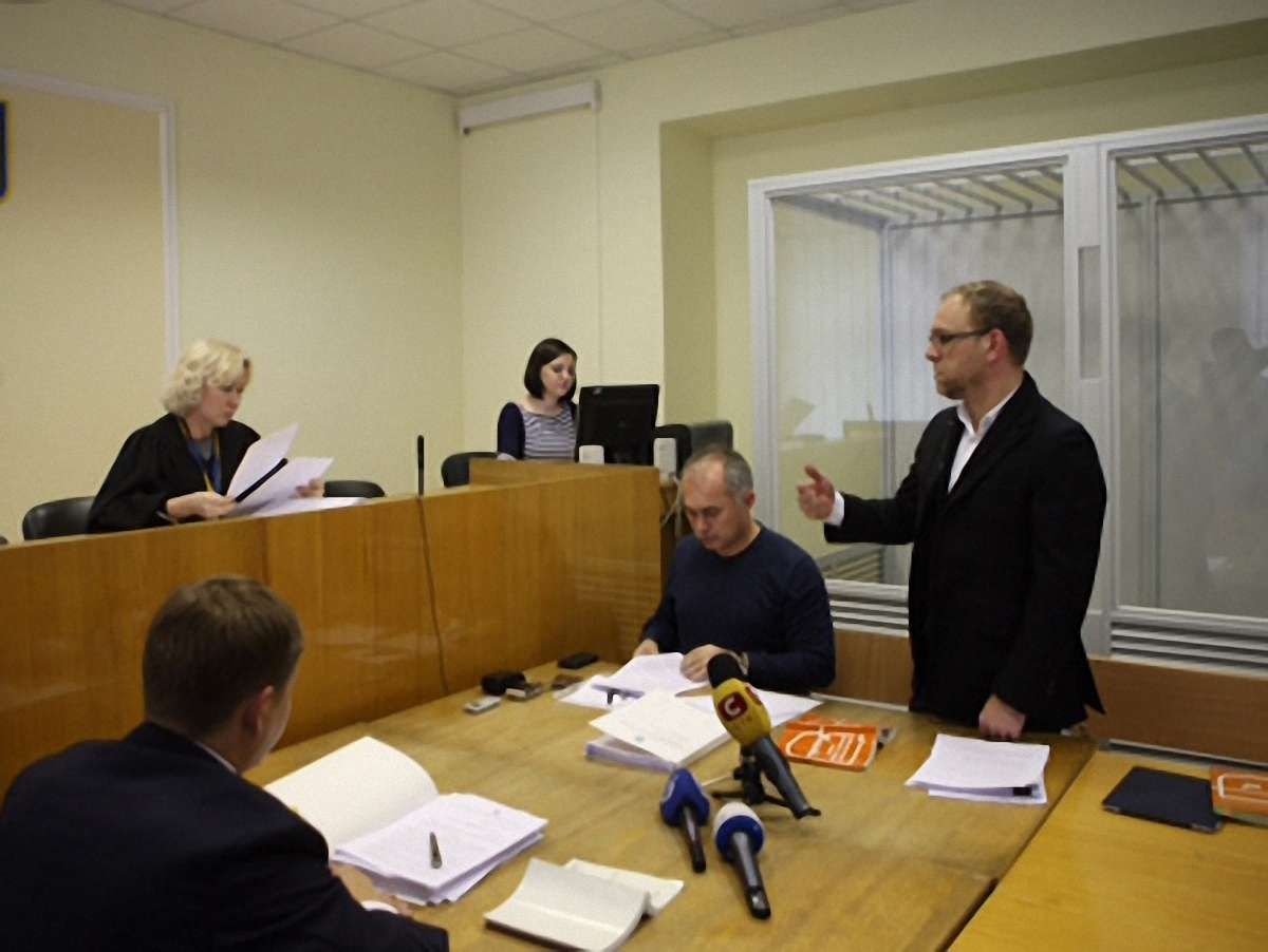 Журналістів не пустили на суд у справі Власенка