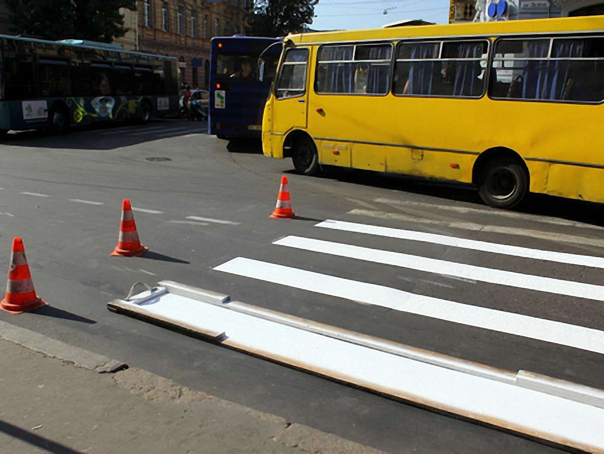 У Львові на перехресті чотирьох вулиць організували круговий рух