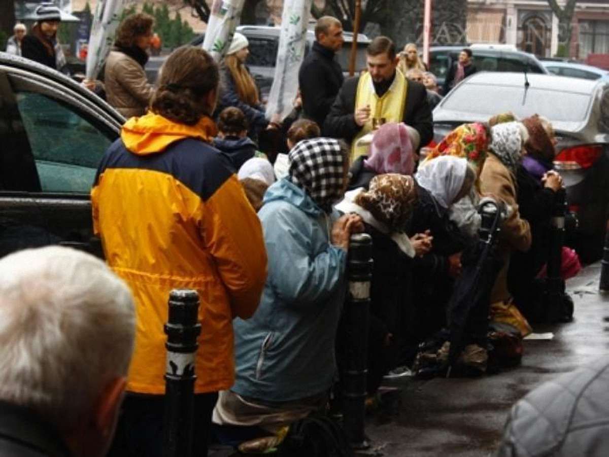 Агресія догналітів свідчить про їх занепад, – релігієзнавець