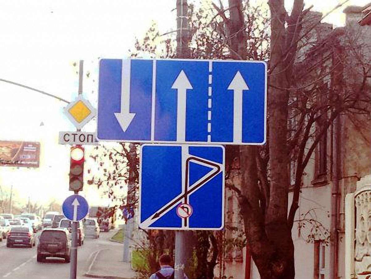 У Львові на перехресті трьох вулиць змінили дорожній рух