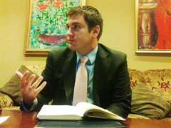 Віце-консул США: Відмова у «зеленій карті» не є підставою для ненадання іншої візи 