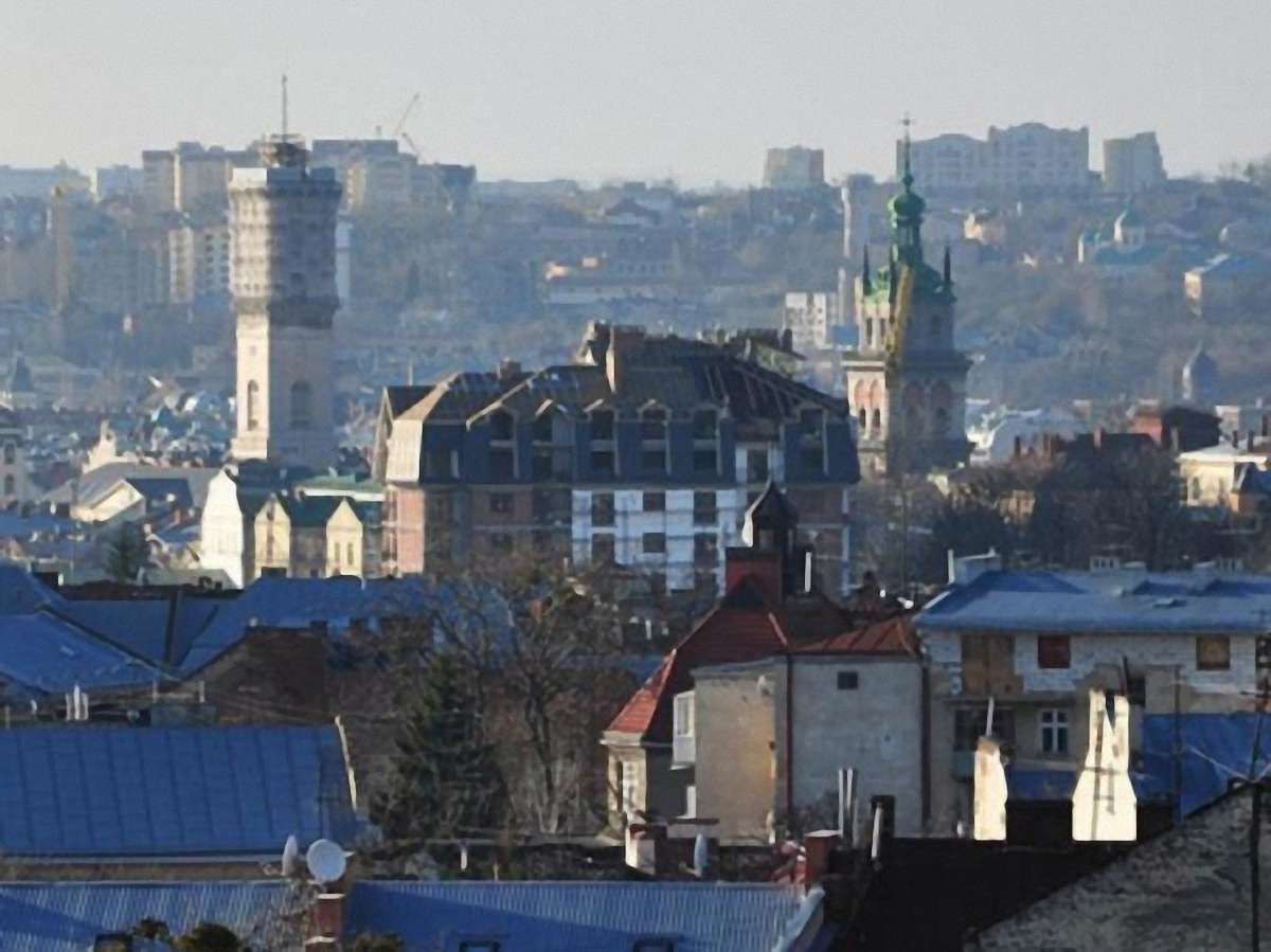 У будинку, що псує панораму Львова, треба знести 2-3 поверхи, – мер