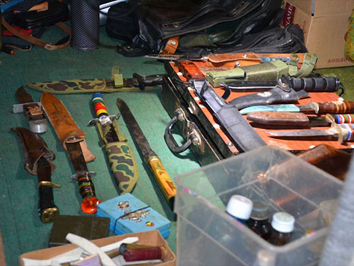 У колишнього військовослужбовця вилучили арсенал зброї (фото)