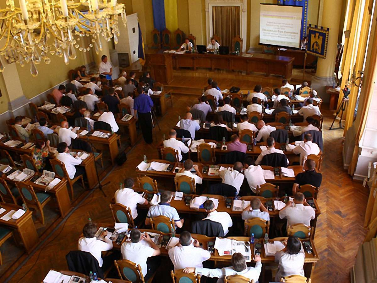 Львівські депутати терміново збираються через Євромайдан
