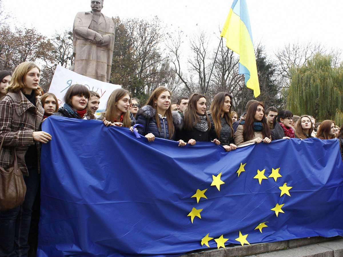 Бізнесмени у Львові підтримають мітингувальників чаєм і кавою