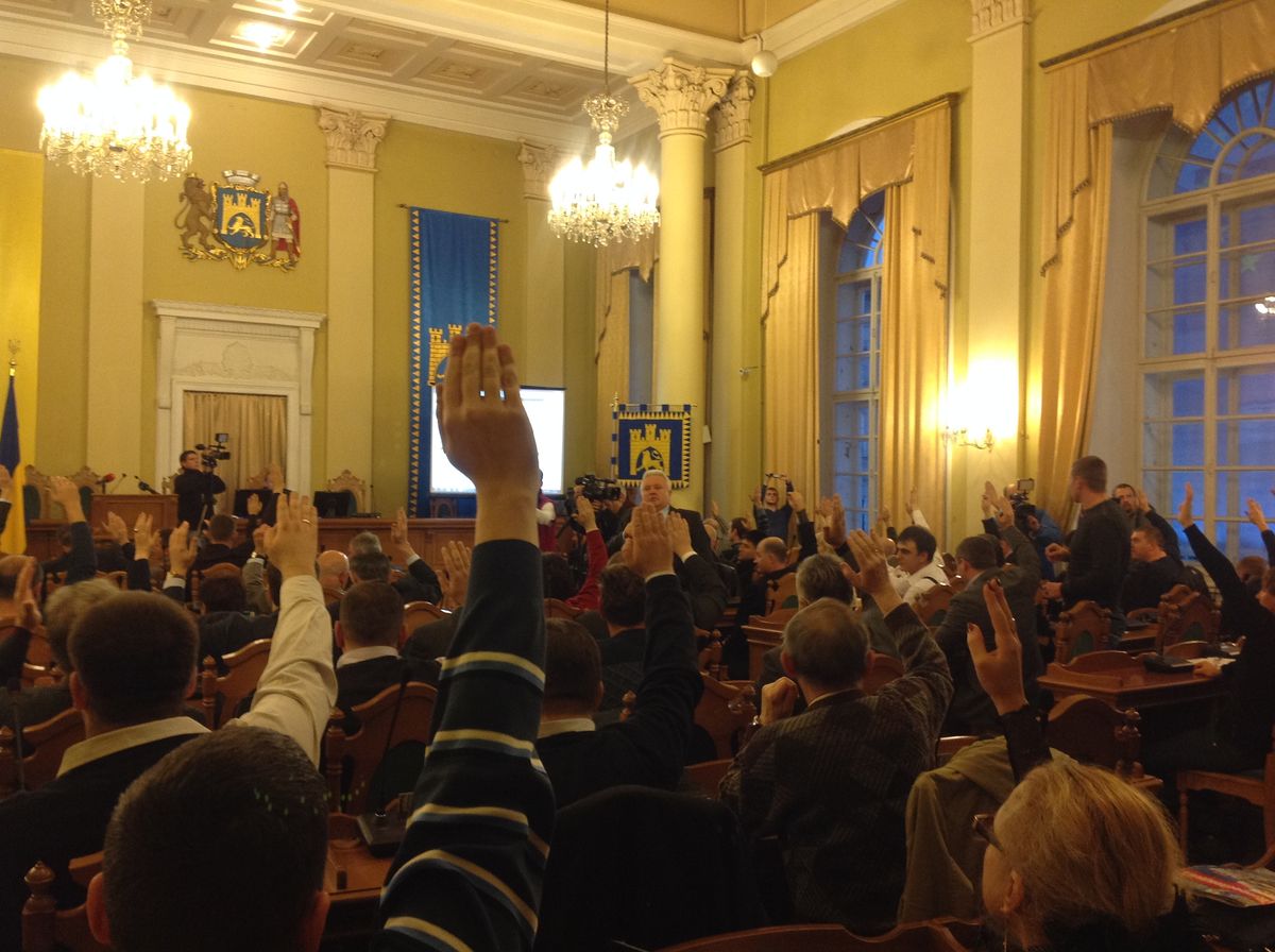 Львівська міськрада звинуватила Януковича у державній зраді