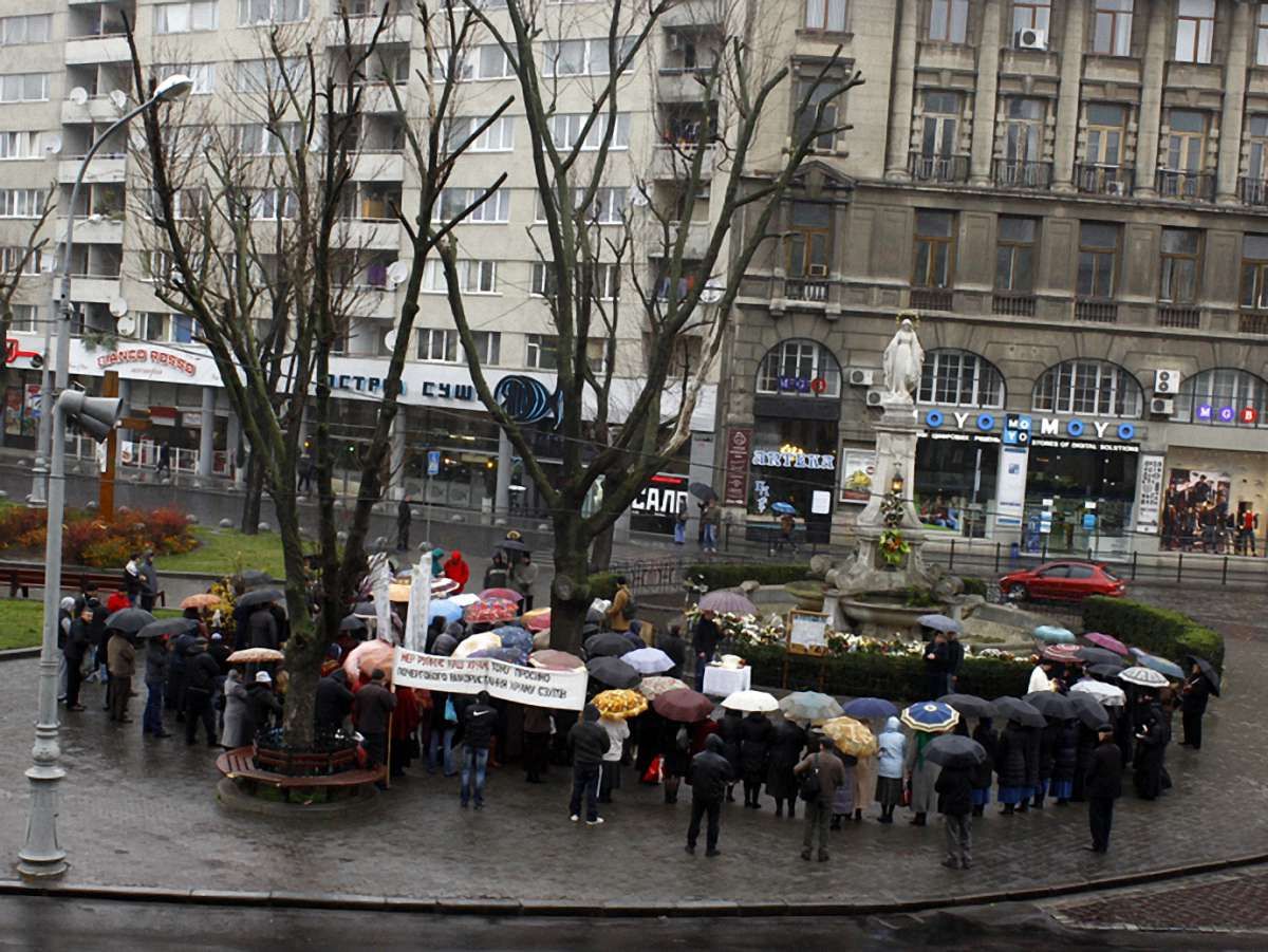 Догналіти знову молилися у центрі Львова