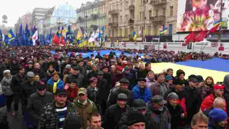 На Євромайдані у Києві зібралося понад 100 тис. людей