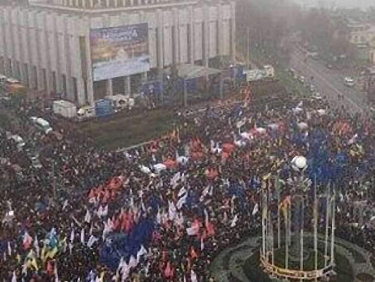 Опозиція оголосила безстрокову акцію на підтримку євроінтеграції