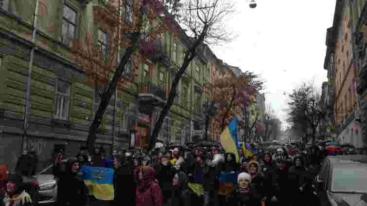 Студенти йдуть Львовом 10-тисячною колоною (відео)