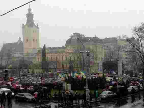 Студентів-медиків на мітинг у Львові відпустили, але обліковують