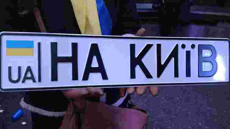 Щодня львівський Євромайдан відправляє до 3 тисяч людей на Київ 