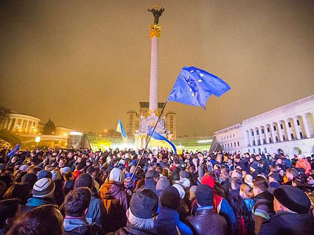 Розпорядження Азарова не заважає Януковичу підписати асоціацію, – суд