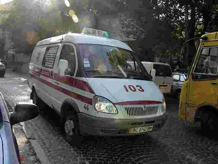 У Львові Land Rover на переході збив школярку