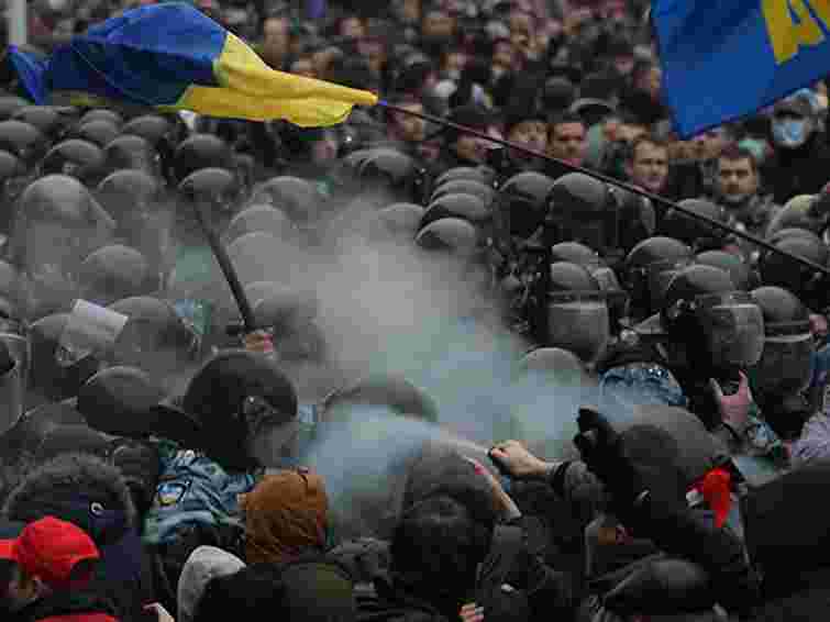 Суд арештував двох активістів через бійку під Кабміном