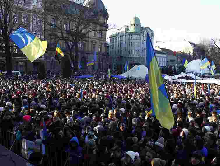 На львівський Євромайдан кличуть політиків
