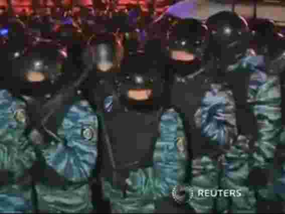 «Беркут» розігнав Євромайдан у Києві. Є поранені
