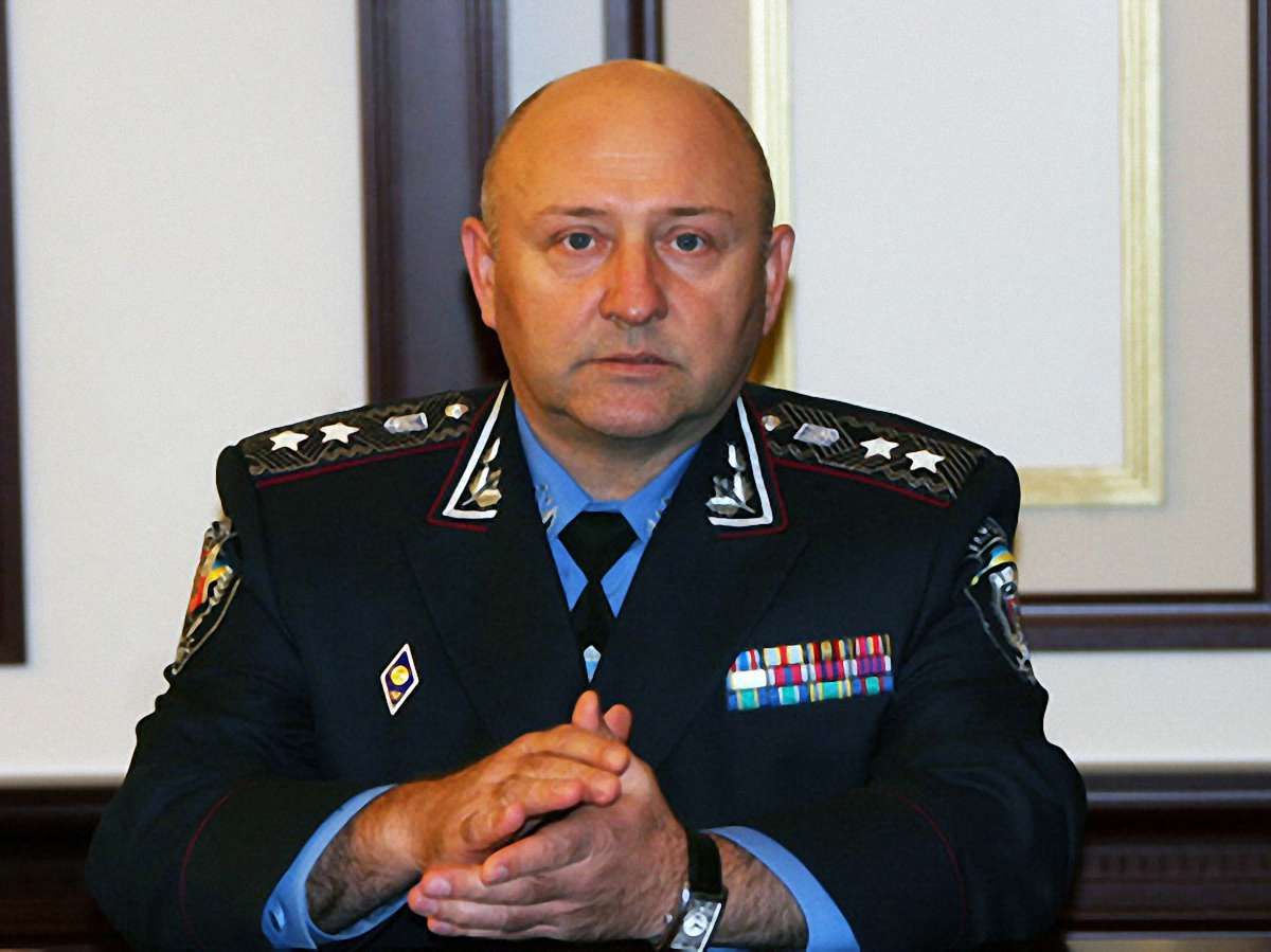 Відповідальність за бійню у Києві взяв начальник міліції Коряк