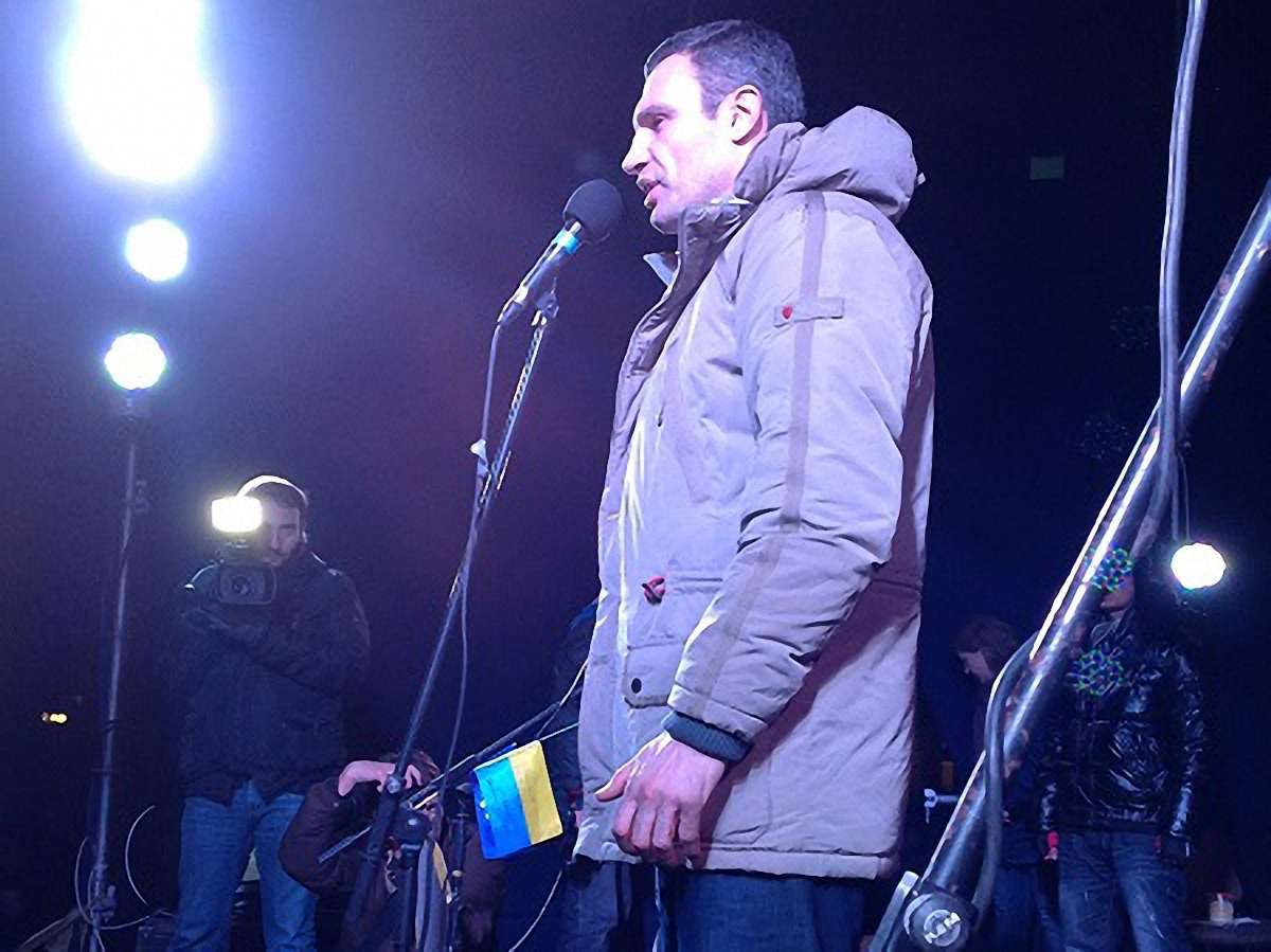 На Євромайдані у Львові Кличко закликав вирушати на Київ (відео)
