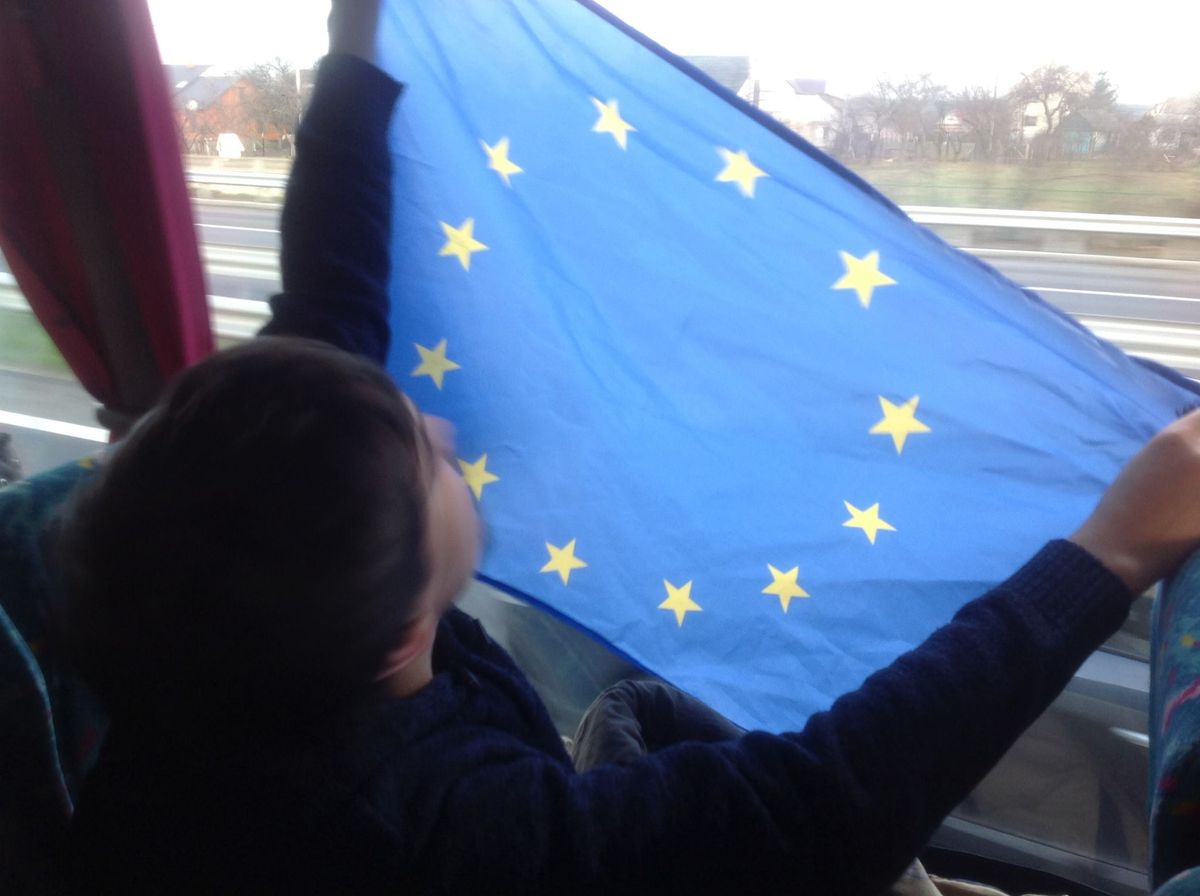Десятки тисяч протестувальників із Західної України приїхали до Києва