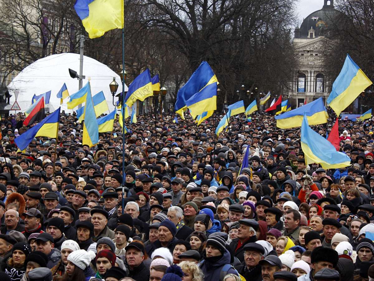 Євромайдан у Львові зібрав близько 50 тисяч людей