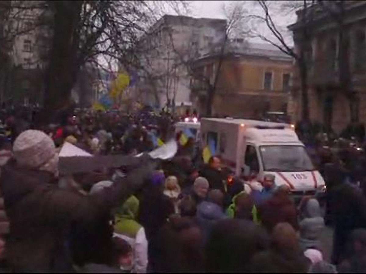 В Україні може бути запроваджено надзвичайний стан