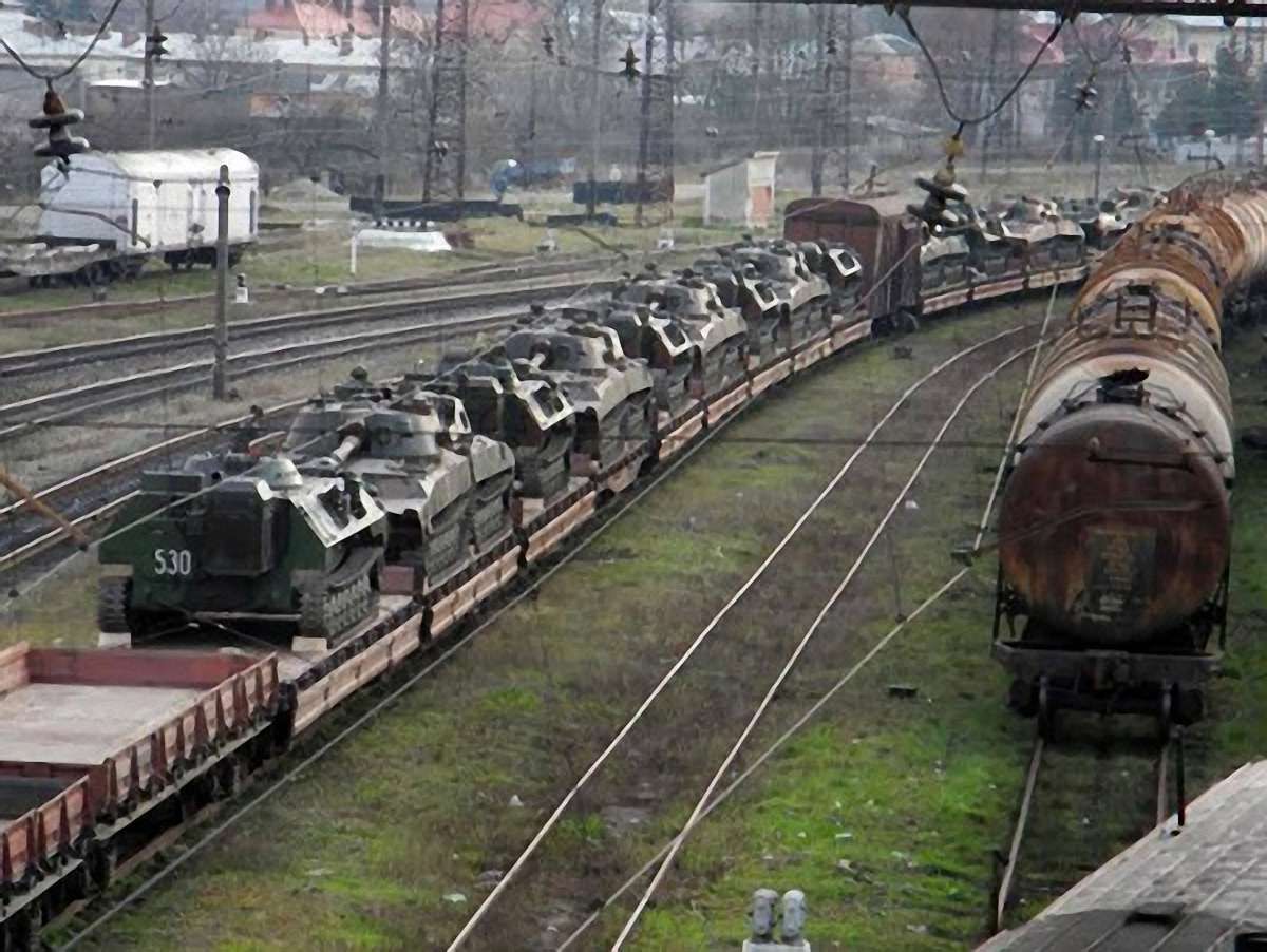 Важка військова техніка у Ходорові – не для майданів, – залізниця