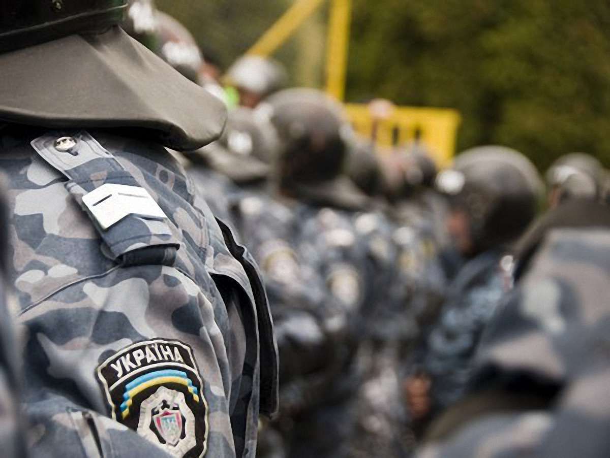 Міліція попередила, що штурмом буде відбивати адмінбудівлі