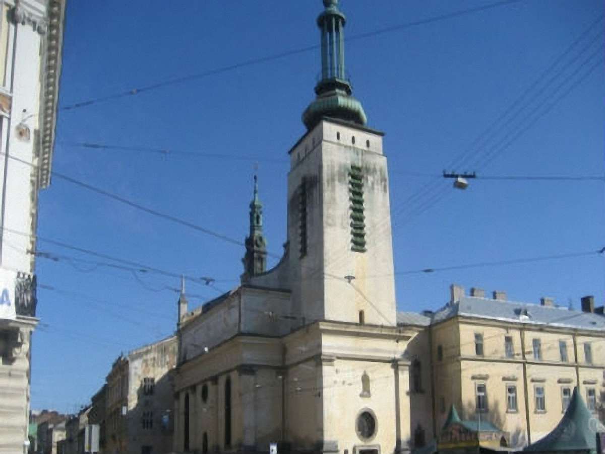 У музеї Пінзеля почали роботи з заміни даху