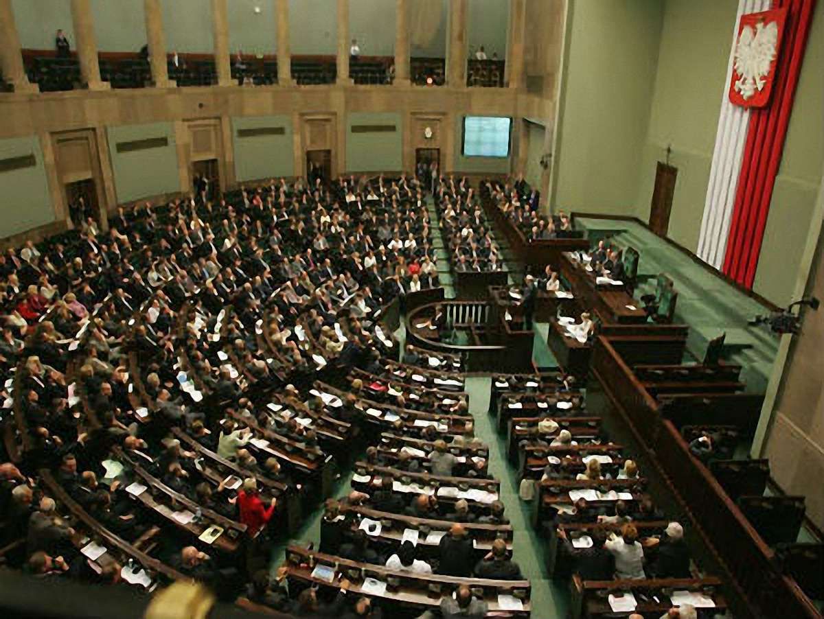 Сейм Польщі закликає країни ЄС підтримати українську молодь