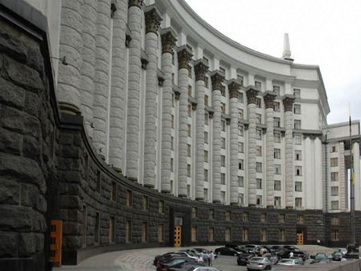 Мітингувальники заблокували вхід до Кабміну