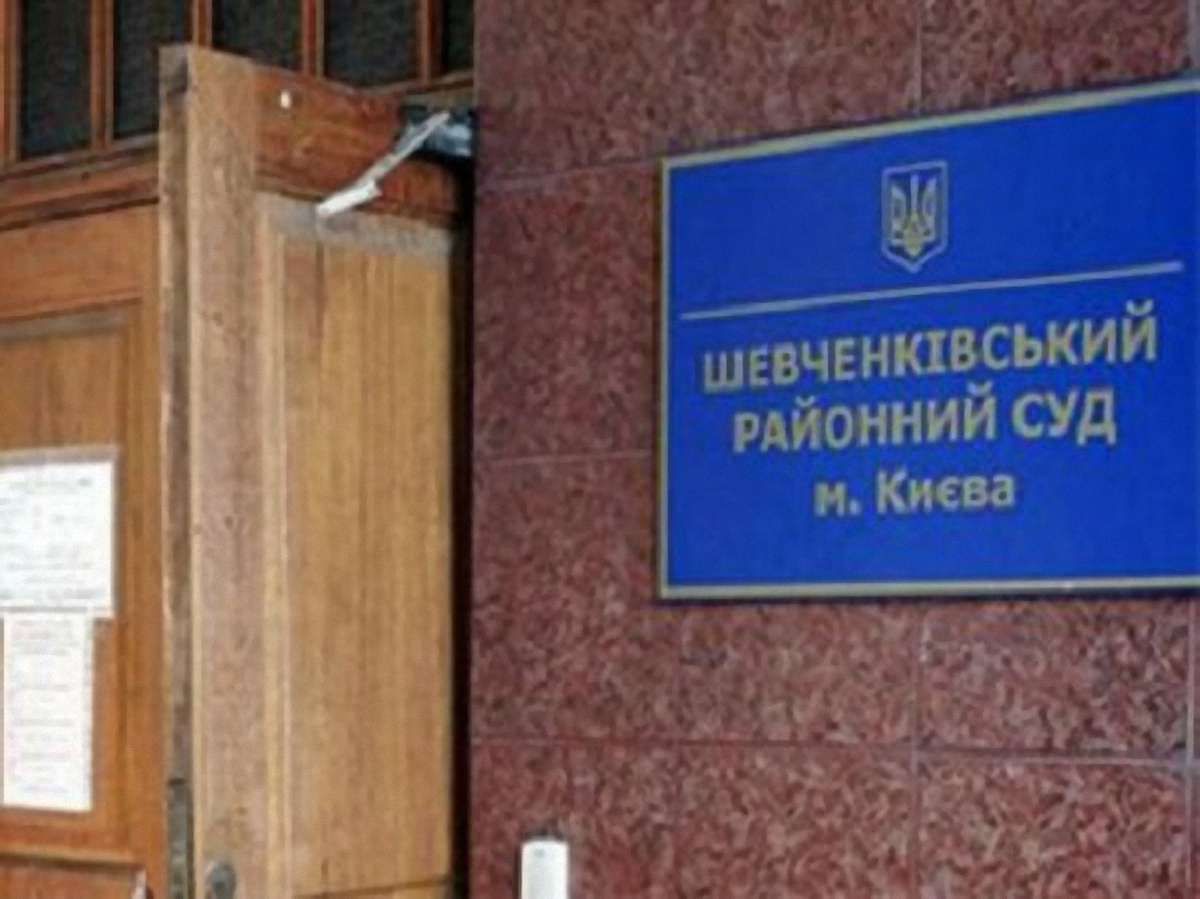 Суд відпустив двох хлопців, яким «шили» напад на АП