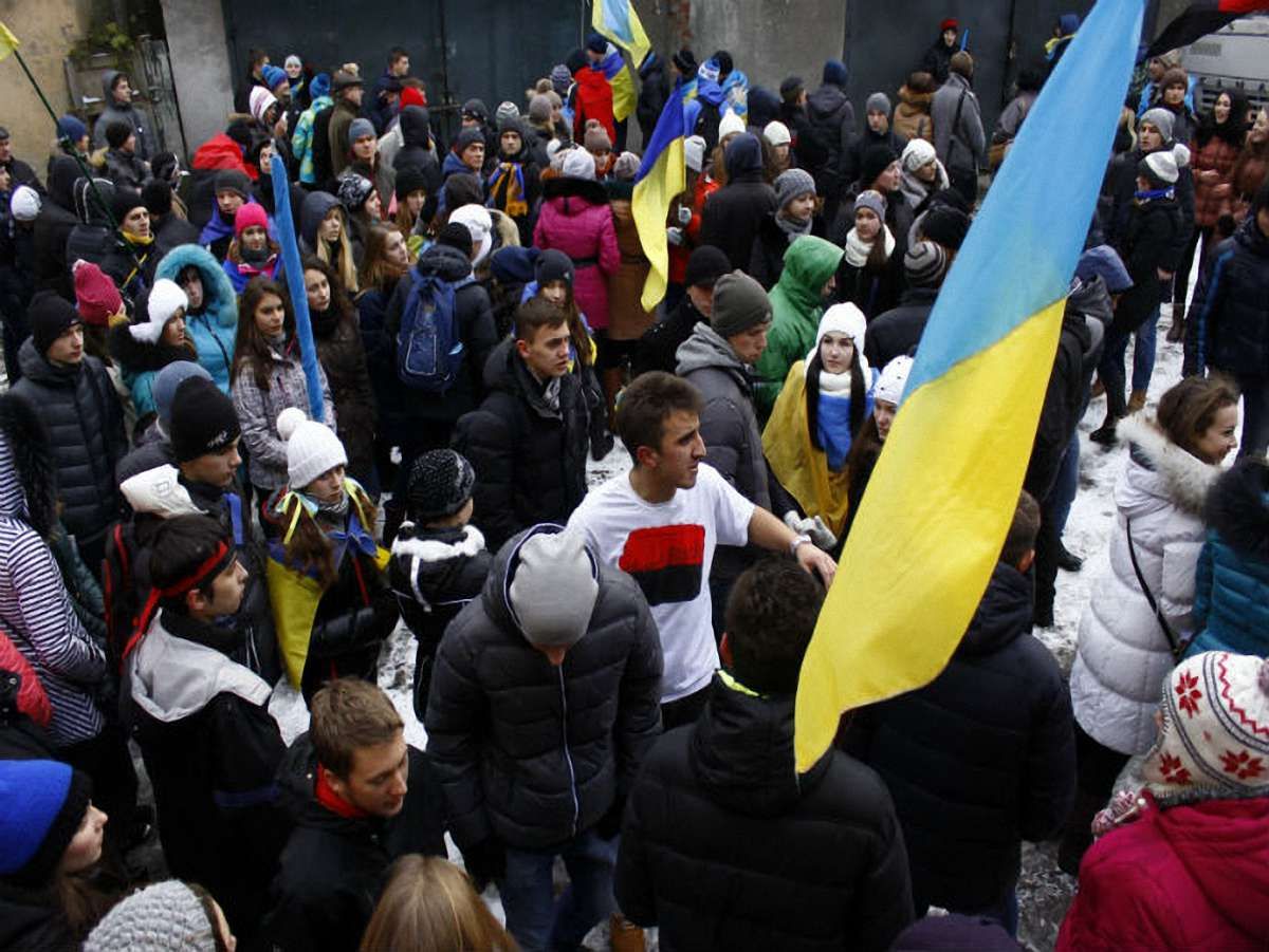 Активісти Євромайдану зупинили знищення історичної пам’ятки у Львові