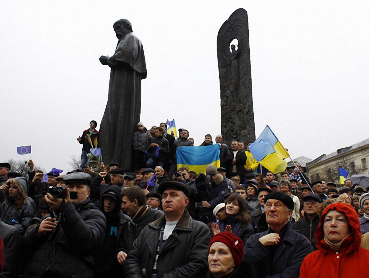 На Євромайдані у Львові оголосили ультиматум Партії регіонів