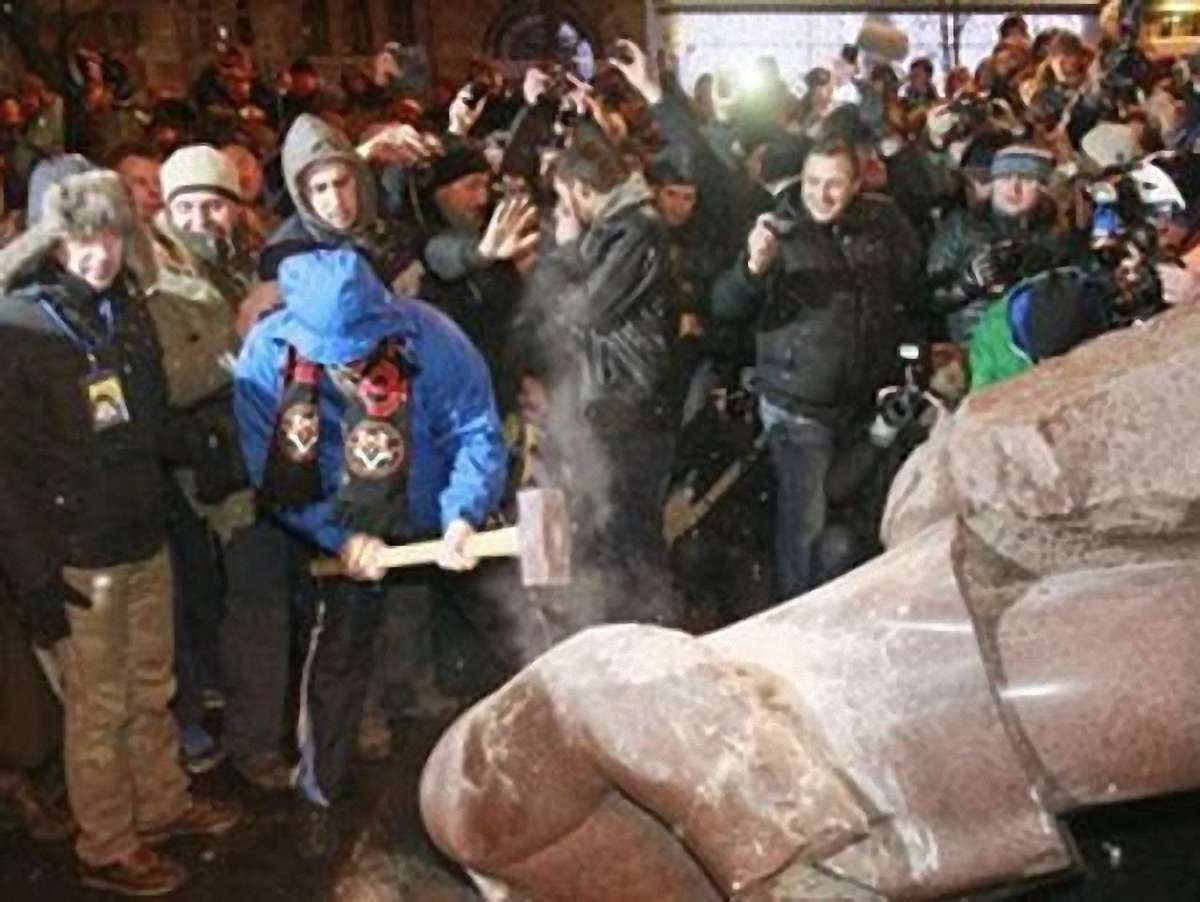 У Харкові збирають гроші на новий пам'ятник Леніну в Києві