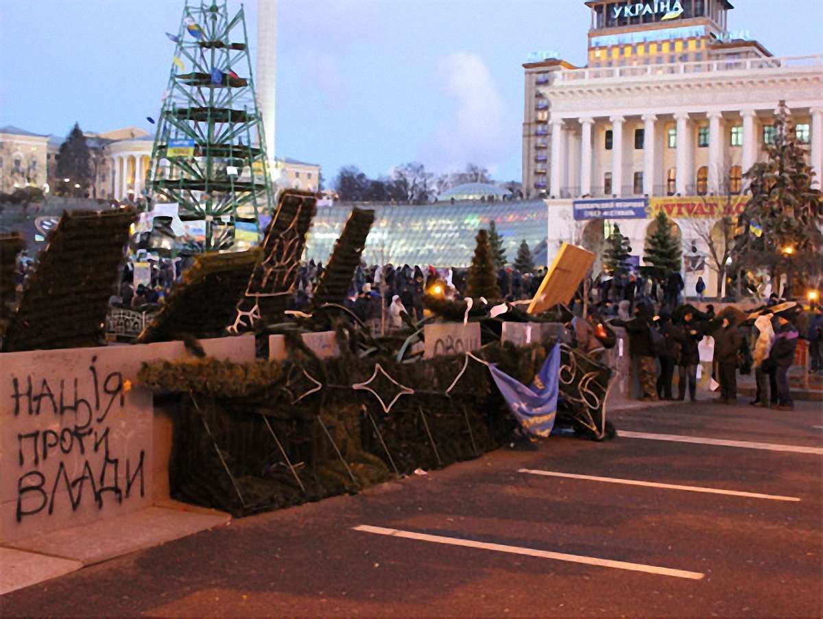 Опозиція закликає всіх терміново вийти на Майдан