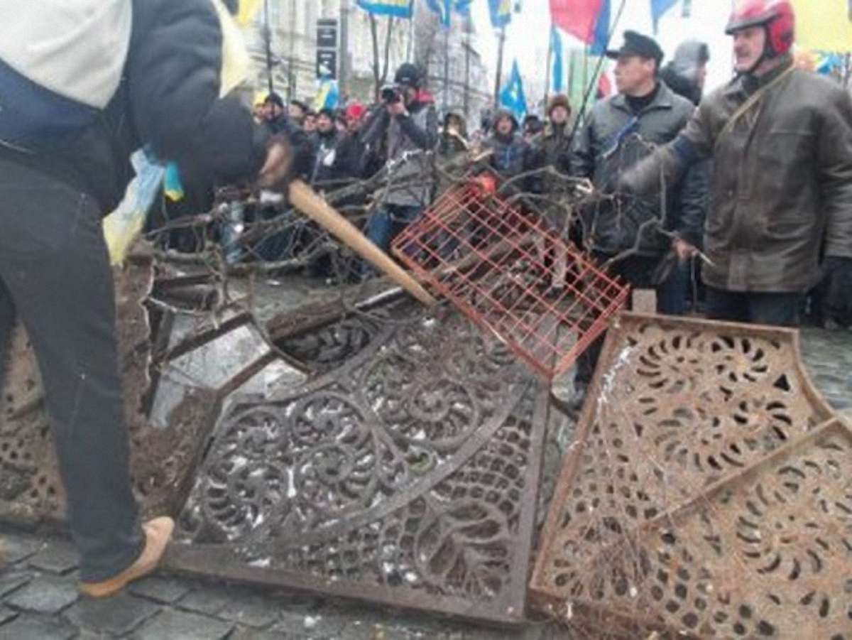 Барикади під Кабміном розібрали