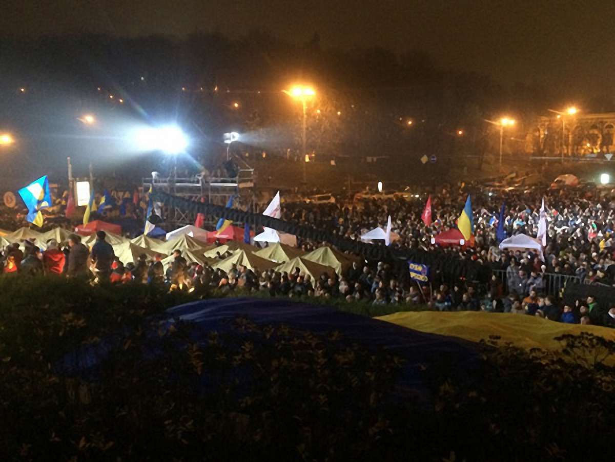 Ніч на Майдані пройшла спокійно
