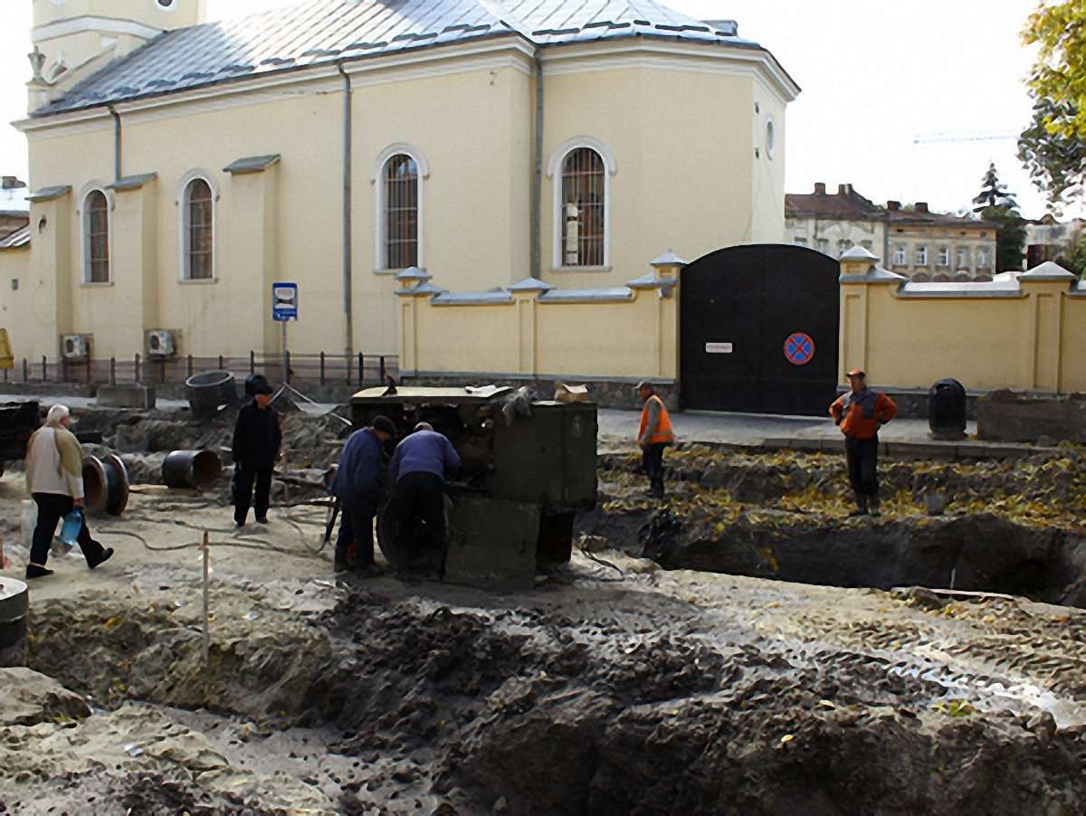 Будівництво кільця на Городоцькій-Шевченка не завершать в цьому році